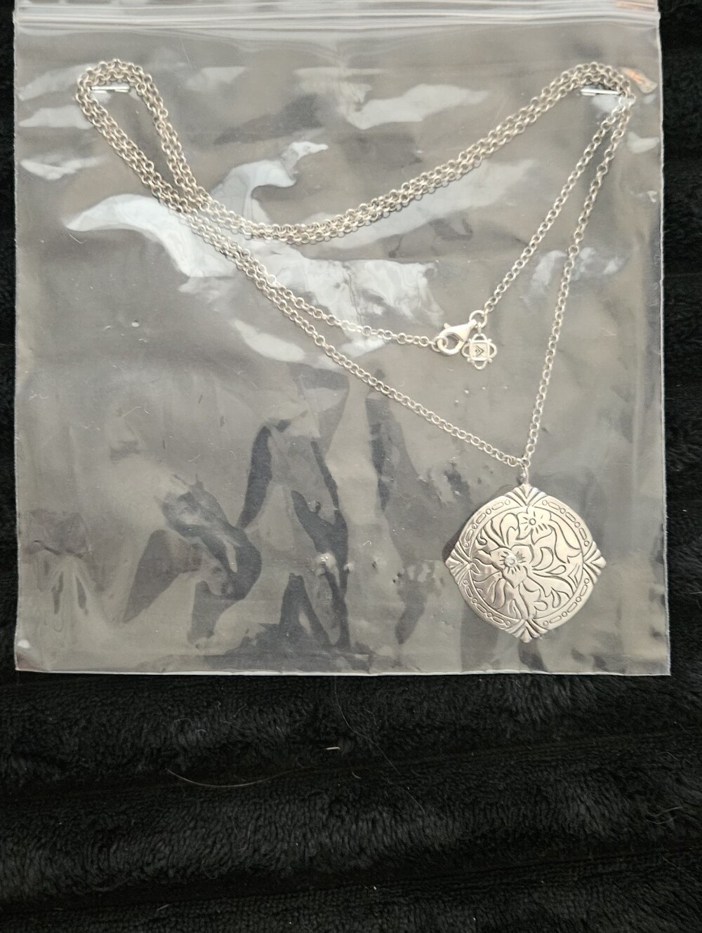 Silpada Silver Floral Medallion Necklace with Clear Stone - Picture 3 of 5